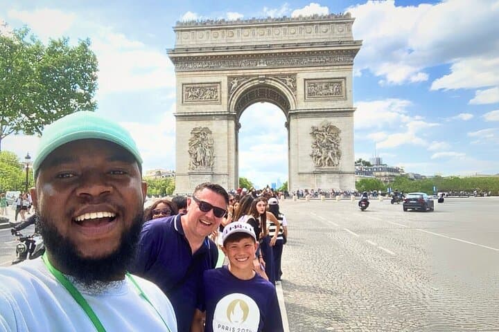 Private Tour of Paris Arc de Triomphe, Champs-Élysées, & Macarons