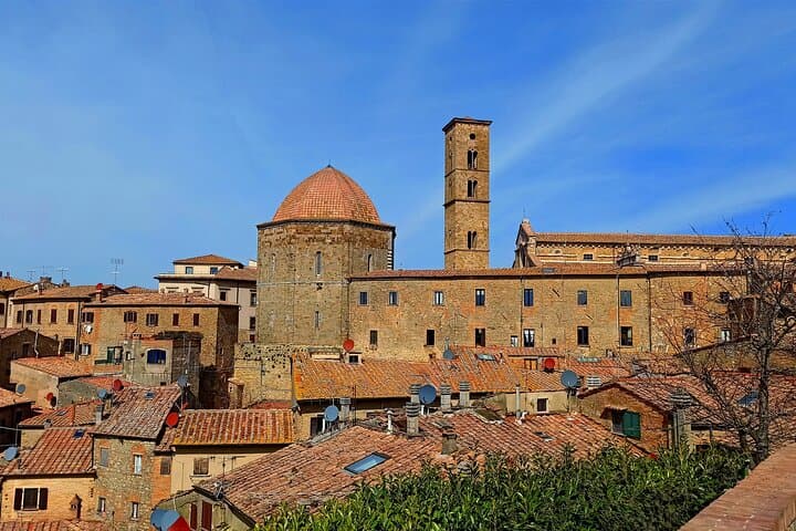 PRIVATE TOUR: Full-Day Volterra & San Gimignano with Wine Tasting Experience