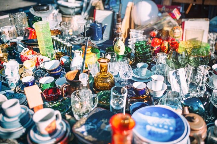 Helsinki Vintage Shopping Tour with a Local