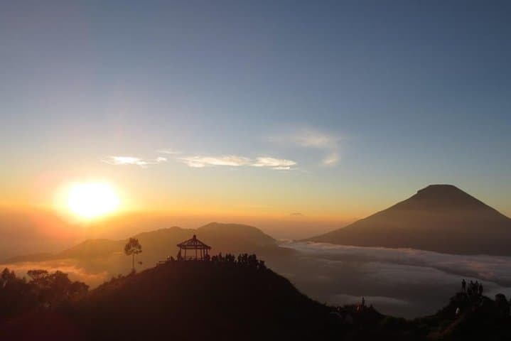 Dieng Plateau Sunrise and Borobudur Tour