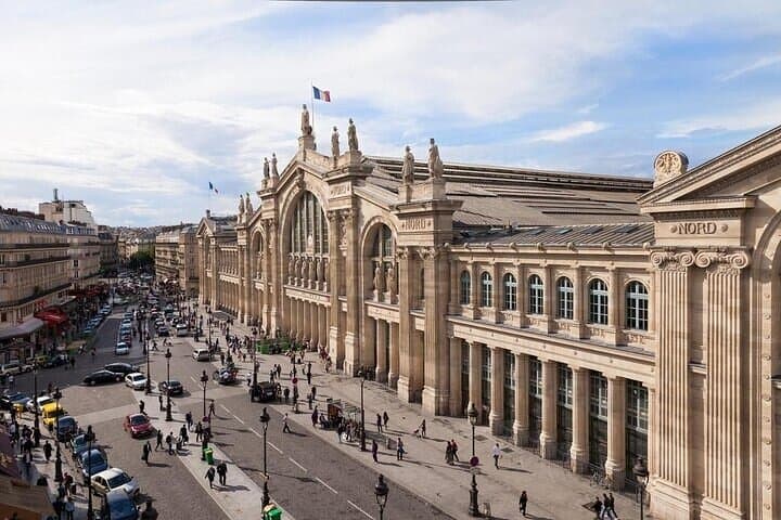 One Way Transfer from Railways Station to Hotel in Paris 3-6 p