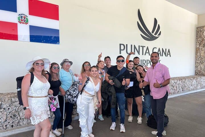 PUNTACANA AIRPORT Private TRANSF BAYAHIBE ROMANA TERMINAL CRUISE 