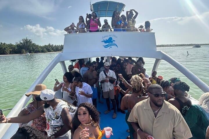 DE Hip Hop Boat Party for Adults and Free Drinks Only