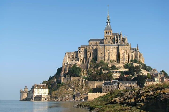3 day Normandy and Brittany Loire Valley Private Trip from Paris