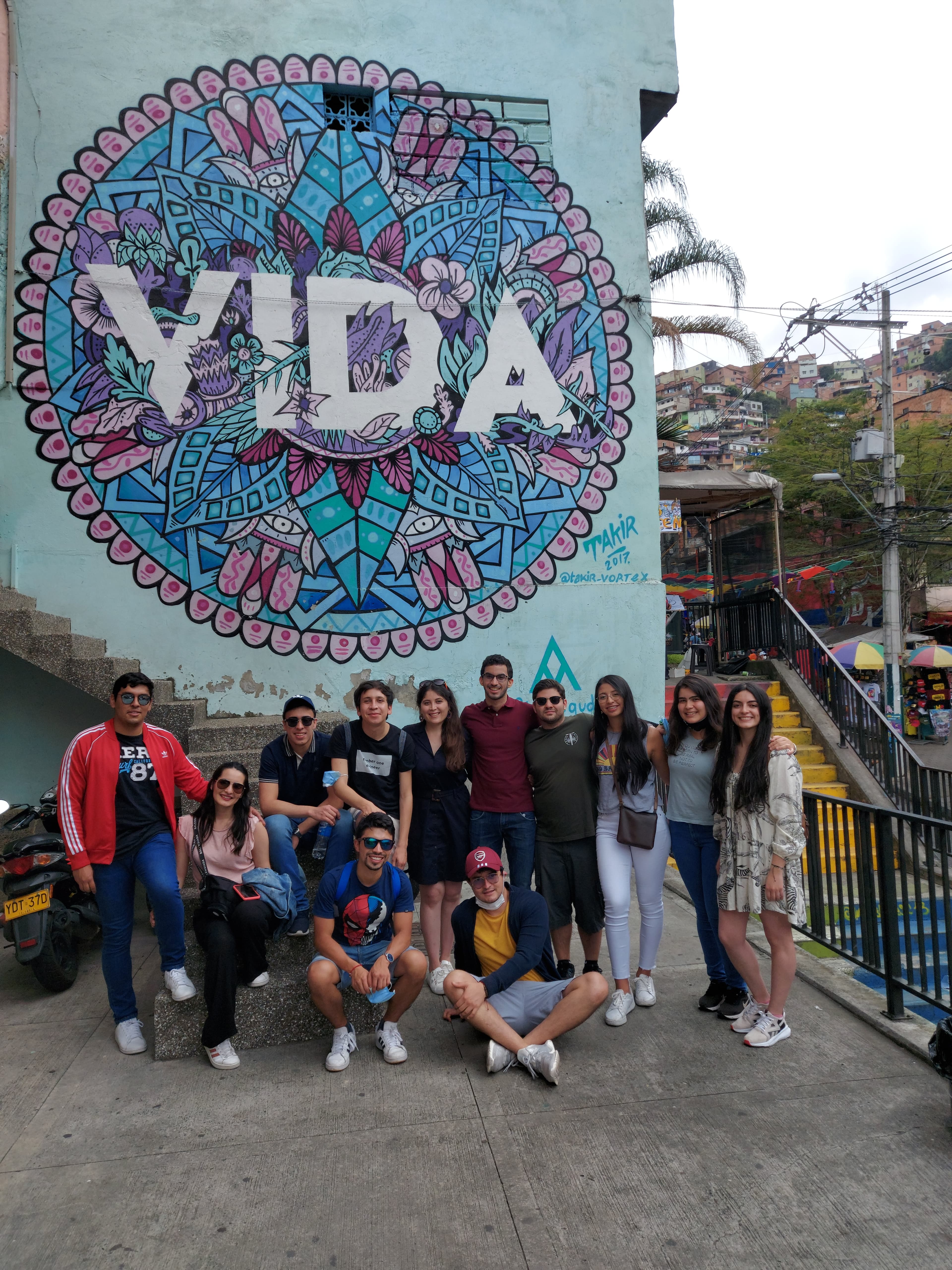 Free Graffiti Tour Comuna 13 (Tour Grupal)