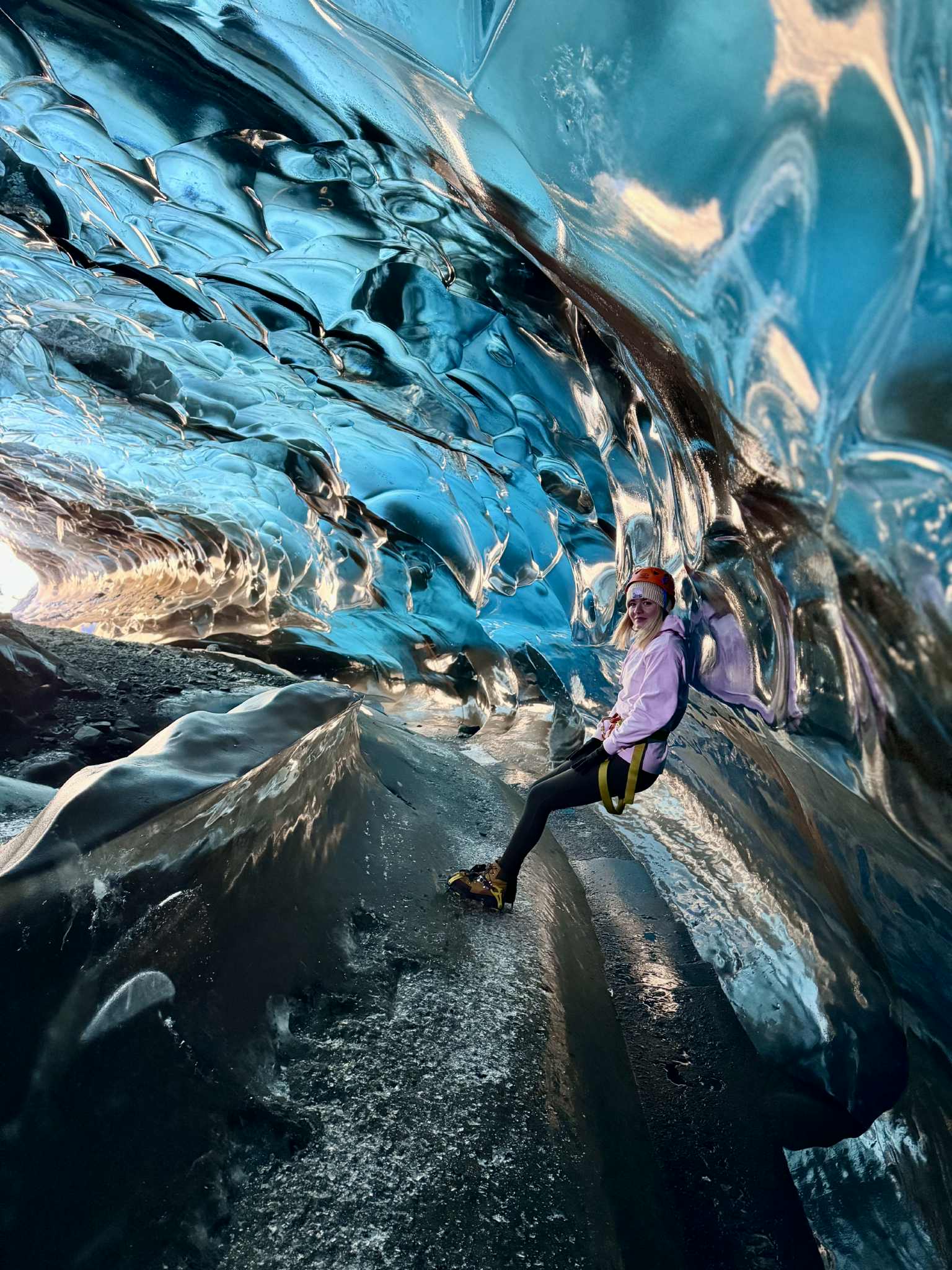 Extreme Ice Cave tour 