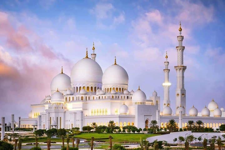 Private Abu Dhabi Sheikh zayed mosque with Louver Museum & Emirates Place Tea