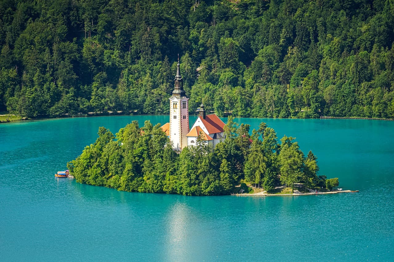 Private Lake Bled and Ljubljana Tour - from Zagreb