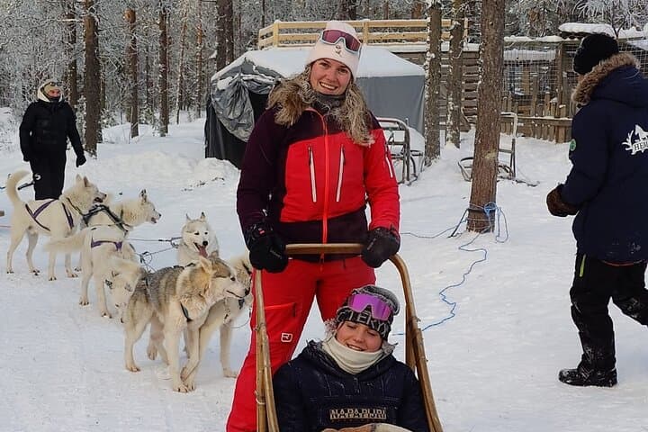 10 km Authentic Husky Safari in the Taiga Forest – Family Kennel
