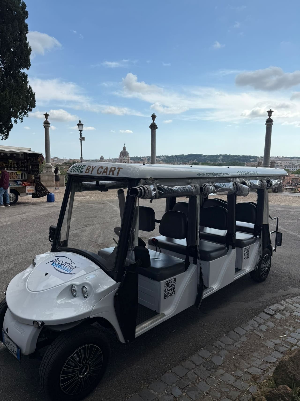 Rome: 3H Roman Churches Tour and Food Experience on a Golf Cart