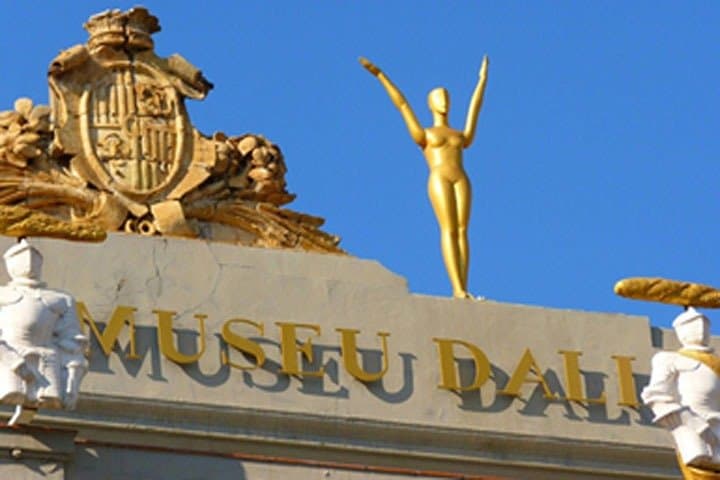 Private Tour to Dalí Museum + Girona