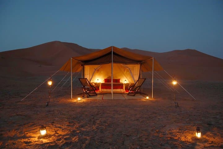 Romantic Dinner in the middle of Desert