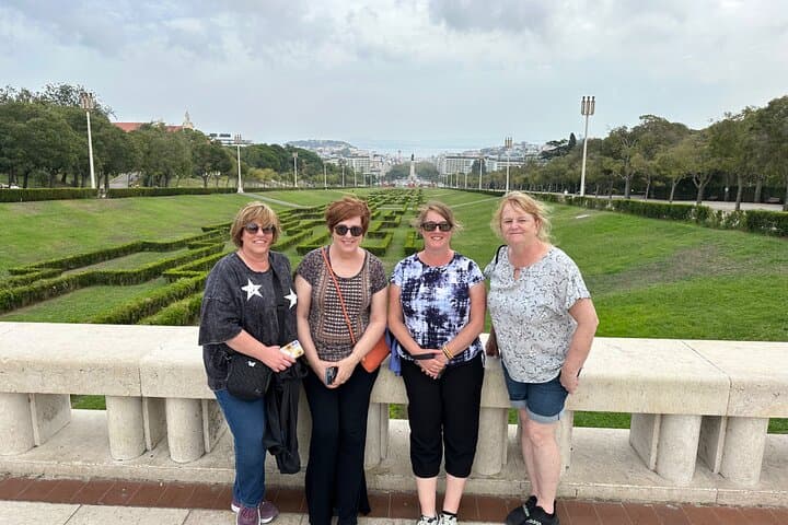 2 Hours Panoramic Tuk Tuk Tour of Lisbon's Top Viewpoints
