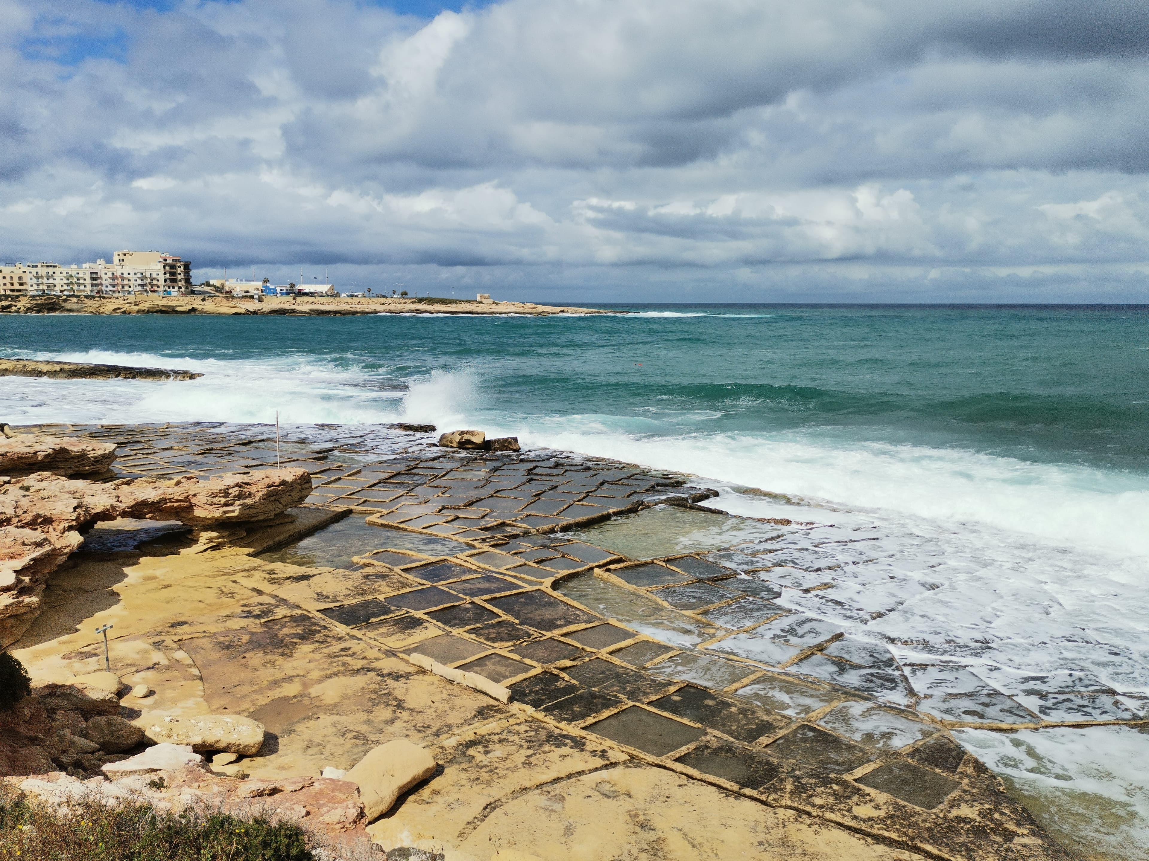 Saint Pauls Bay hiking tour with local pinic
