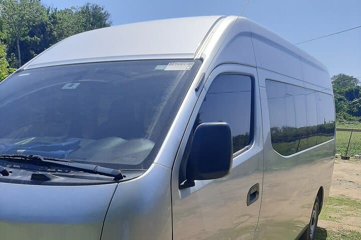 Best Airport, ferry, Hotel and Airbnb Shuttle Service in Roatan 