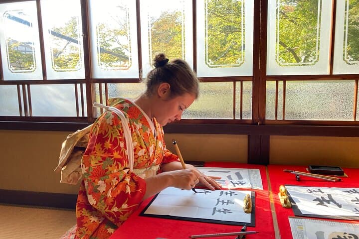  Kimono and Calligraphy Experience in Miyajima