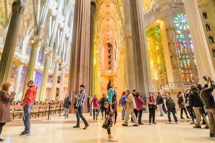Barcelona Gaudi Tour: Sagrada Familia, Casa Batllo & Casa Mila