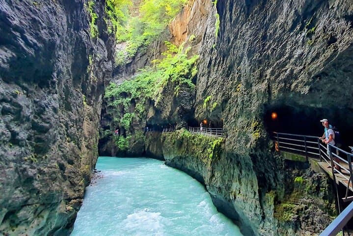 Aare Gorge and Enchanting Swiss Villages Private Tour