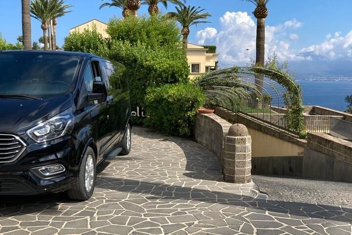 car service luxury from Rome to Sorrento