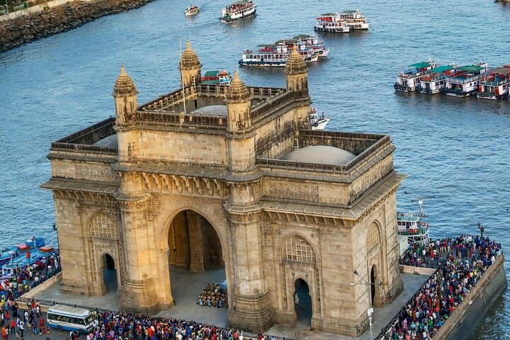 Discover the Secret of Elephanta Caves: Day Trip from Mumbai