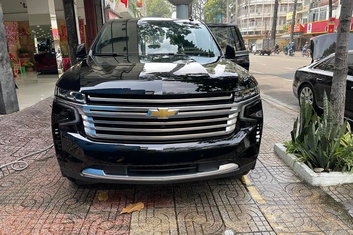 Private Transfer: Las Vegas to Airport LAS by Luxury SUV or Van