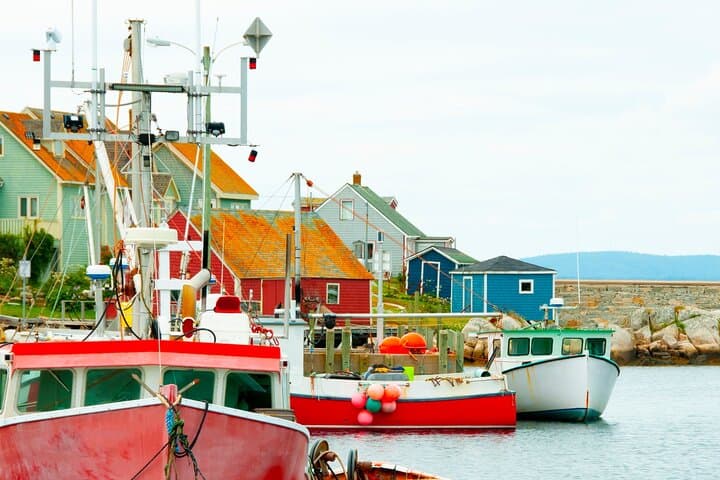 Day Trip to Lunenburg, Mahone Bay and Peggy's Cove from Halifax