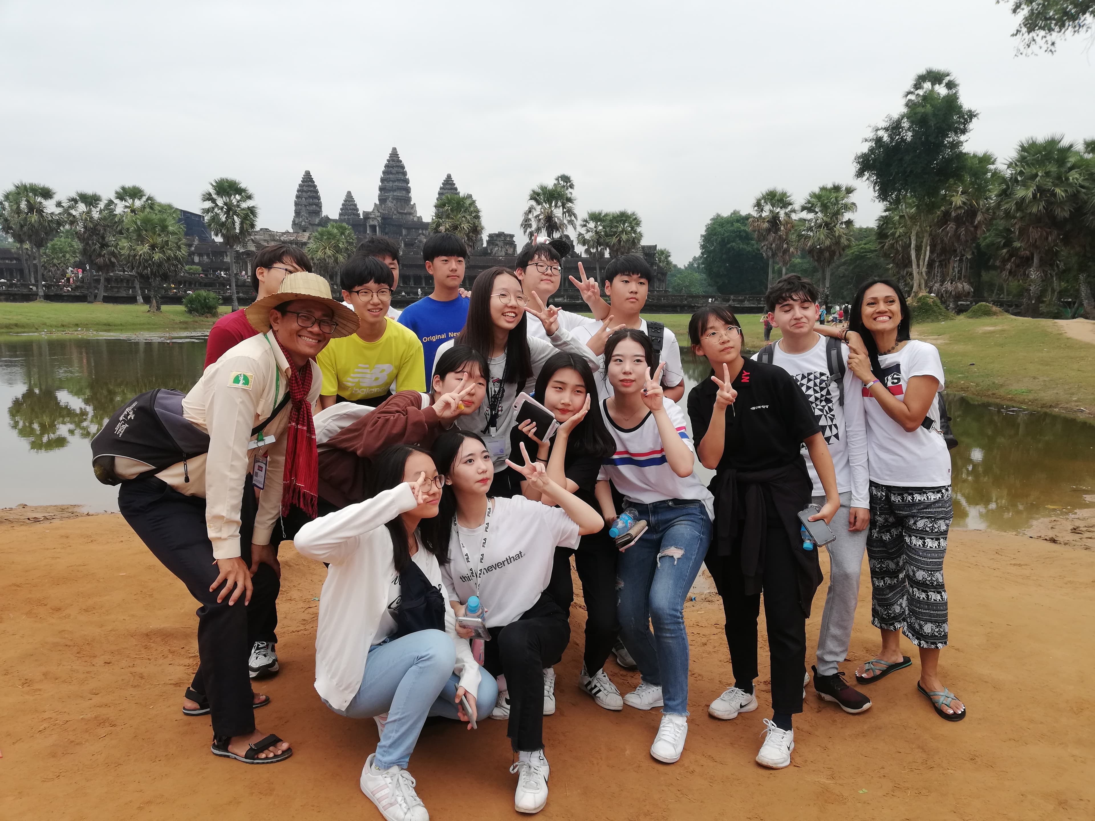 English Speaking Tour Guide to visit Angkor Wat complex