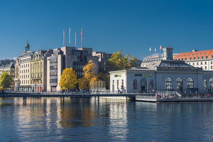 Geneva Private Walking Tour with a Local Guide