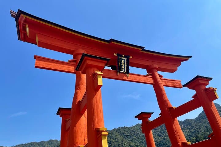 Hiroshima & Miyajima: UNESCO A-Bomb Dome & Itsukushima
