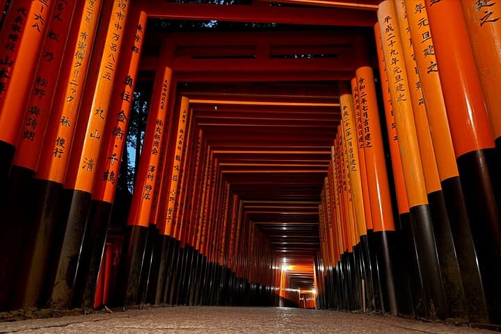 Kyoto Fushimi-Inari Night Walking Tour