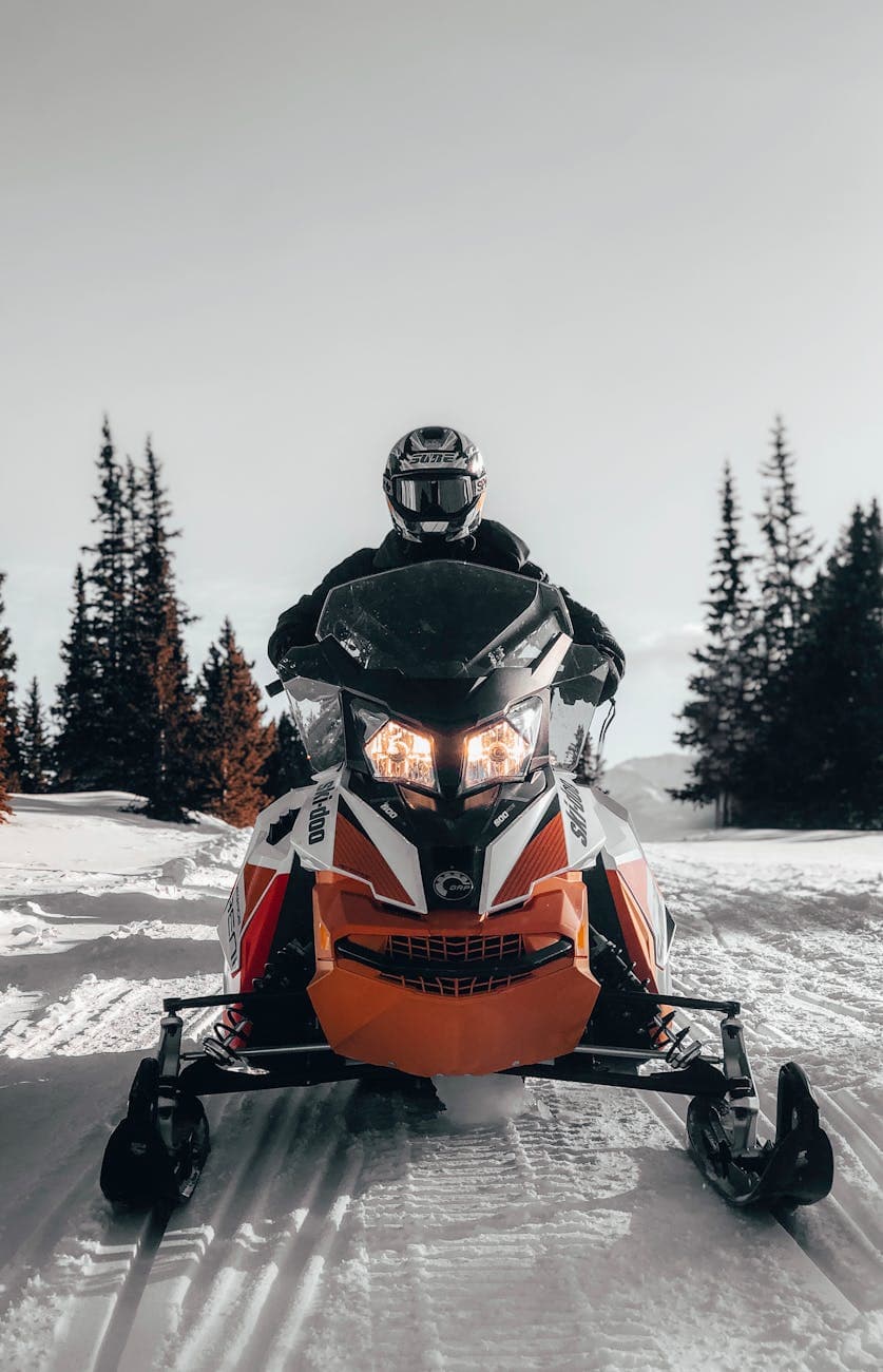 Private Snowmobile Short Expedition Levi