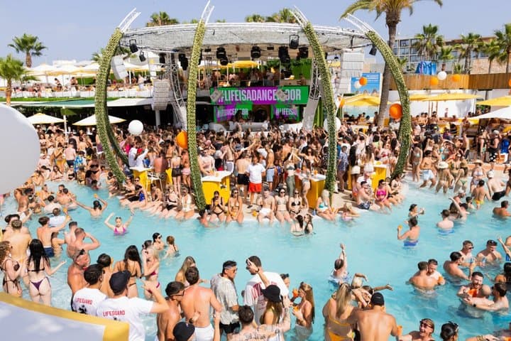 Ibiza Pool Crawl With O beach and Open bar 