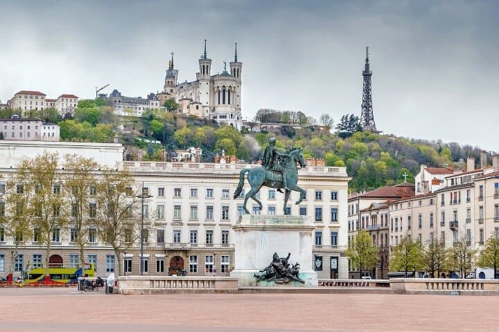 Lyon Self Guided Walking Tour with an App