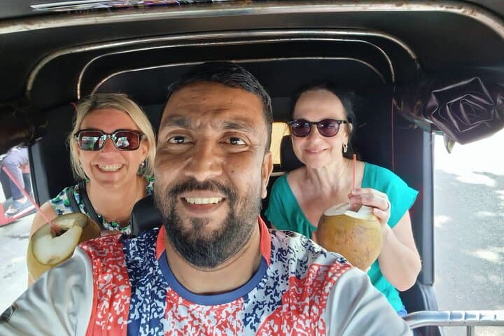 Colombo Tuk Tuk city tour with friendly Tuk driver(All inclusive)