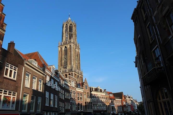 Amsterdam & Schiphol Airport to Utrecht Private Transfer