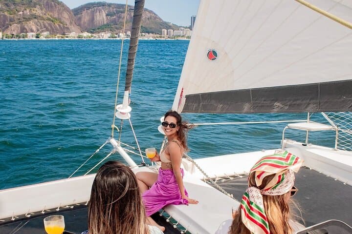Shared Tour: 3 hrs in Catamaran Sailboat - Velas do Rio