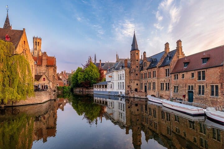 Bruges Scavenger Hunt and Best Landmarks Self Guided Audio Tour
