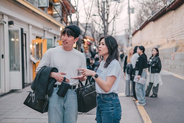 Street photoshoot and Seoul Hidden gem History Walking Tour