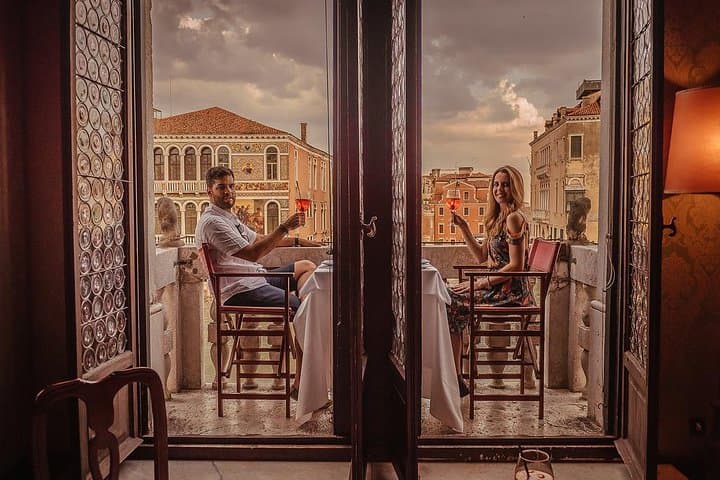 Gondola and Dinner in a Venetian Palace