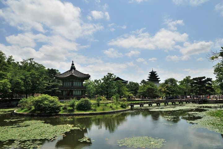 4 Hours Private tour with top attractions in Seoul