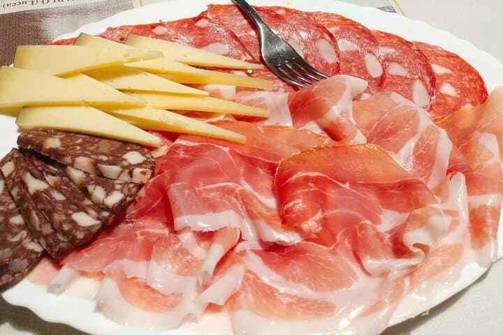 Wine Experience in farm vineyard & winery from Montecatini T. (pickup from your accommodation)