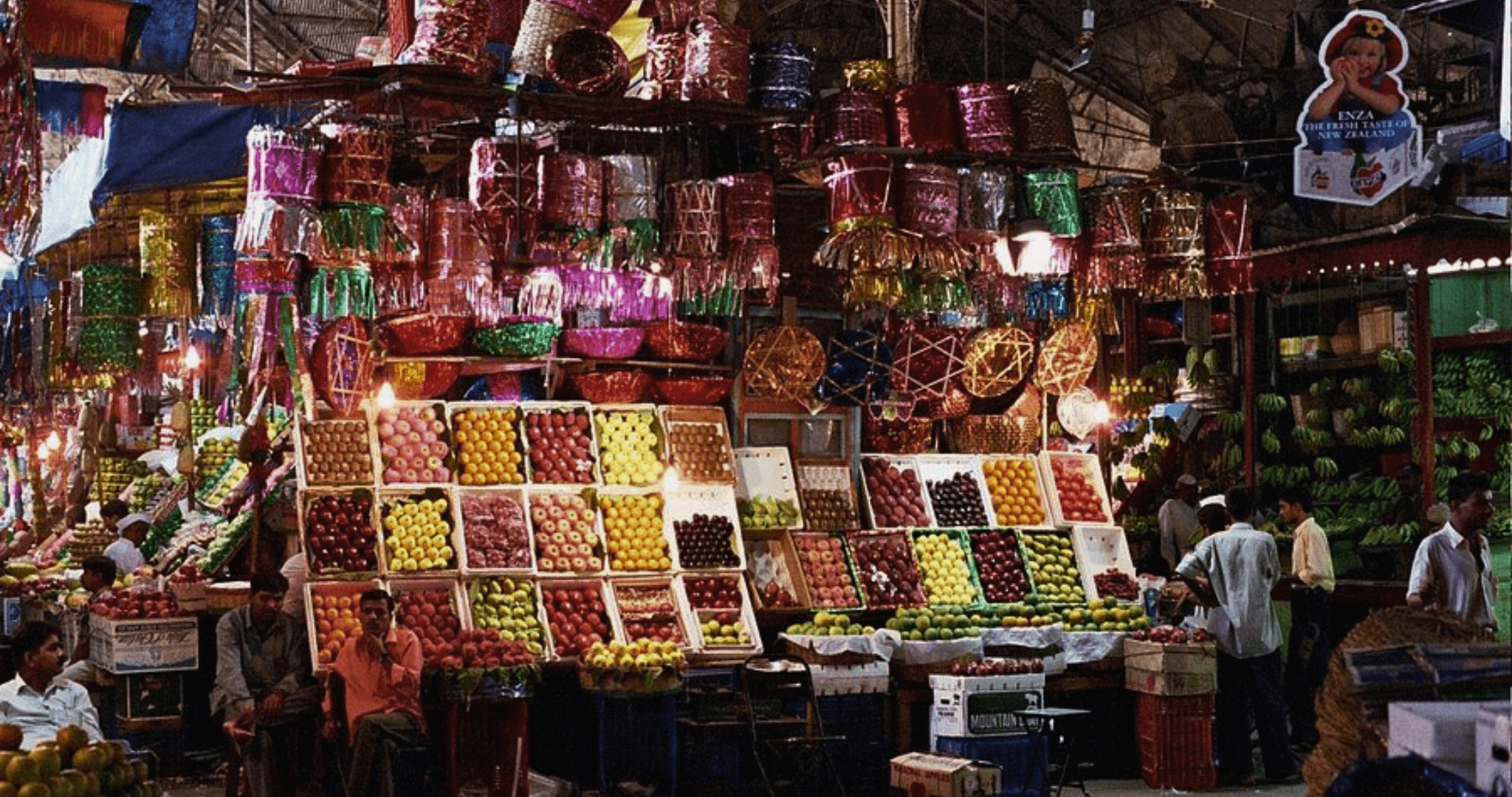 Mumbai: Market Walking Tour with Snacks