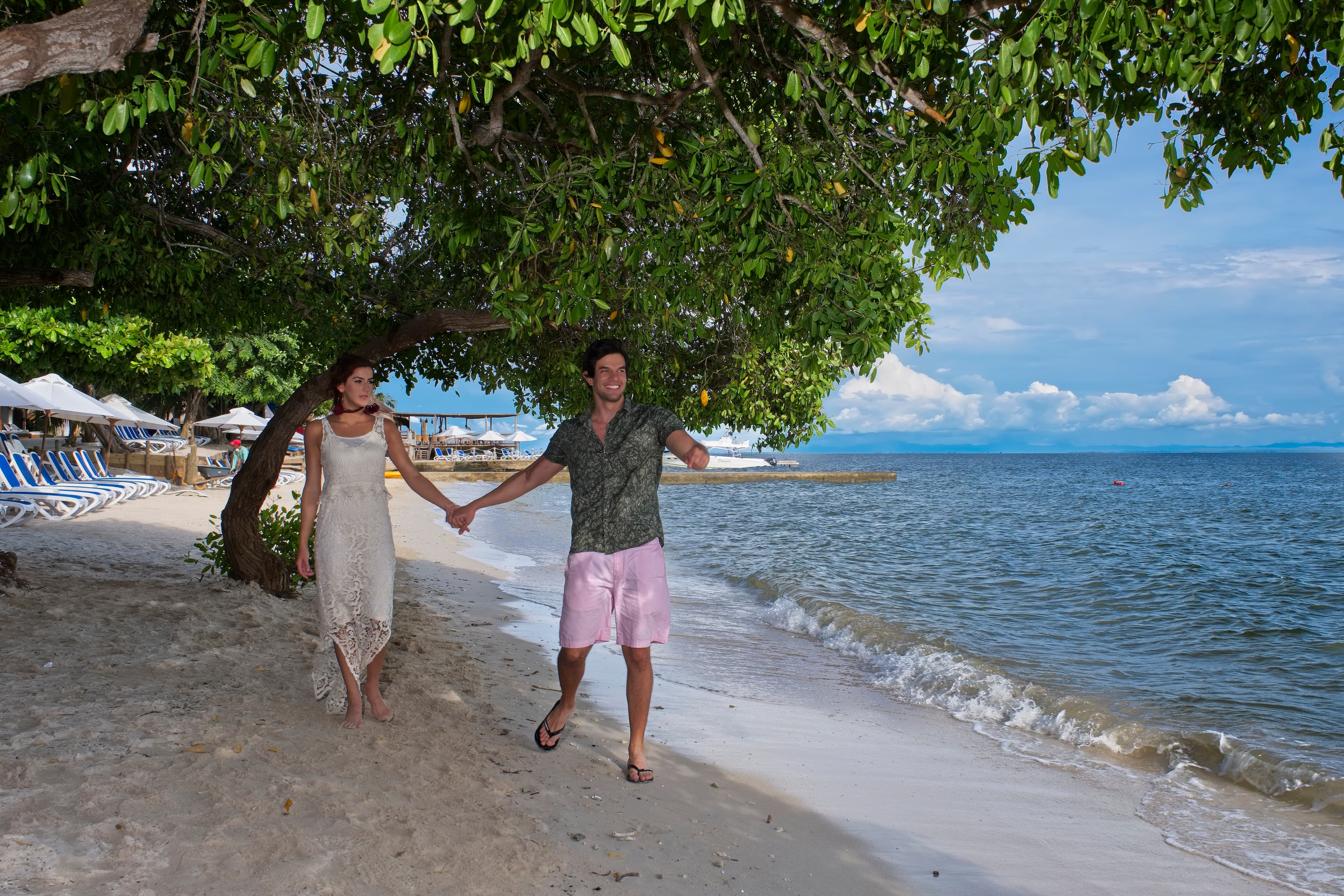 DIA DE PLAYA HOTEL ISLA DEL ENCANTO BARU ISLAS DEL ROSARIO. A 60 minutos de Cartagena 
