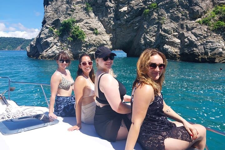 Isla Tortuga Full Day Tour Small group from San José