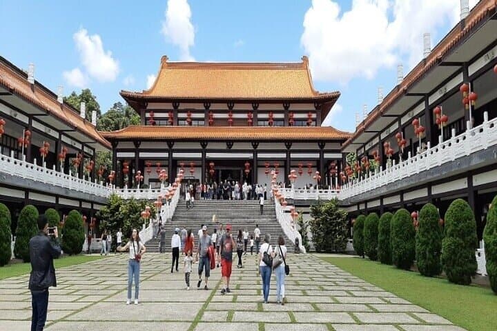 6 Hour Buddhist Temple and Embu das Artes Tour – Art Galleries, Artisan Shops