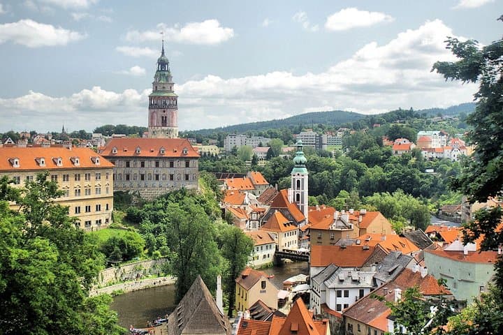 2-Day Private tour from Prague to Munich via Hallstatt, Salzburg and Krumlov