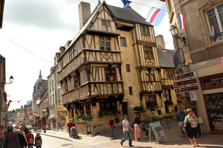 Private transfer by luxury Mercedes from PARIS to ==> BAYEUX with Cab-Bel-Air