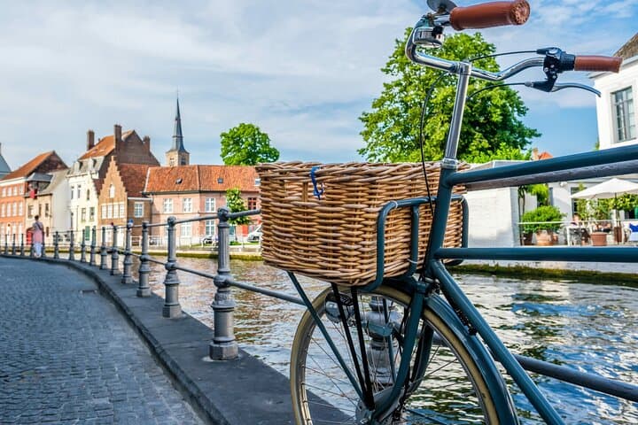 Private Bruges 3.5-Hour Guided Bike Tour: Discover Hidden Gems