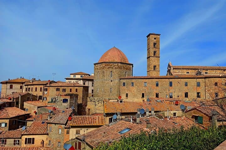 PRIVATE TOUR: Full-Day in Volterra & San Gimignano with Wine Tasting Experience
