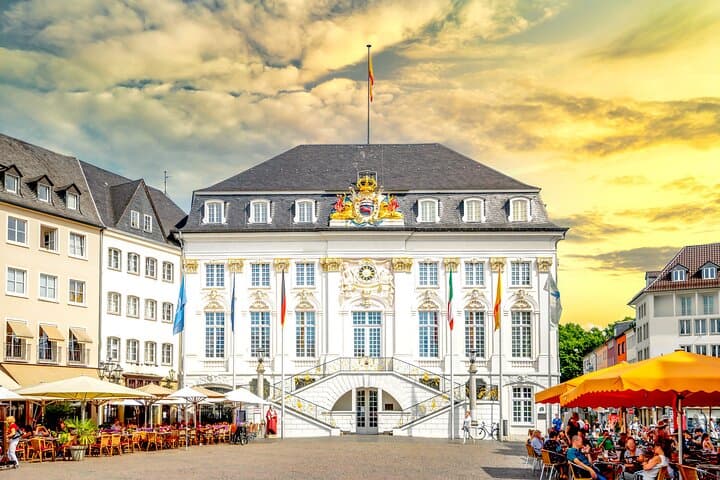 Private transfer: Brussels to Bonn, 2h Sightseeing Stop in Liege